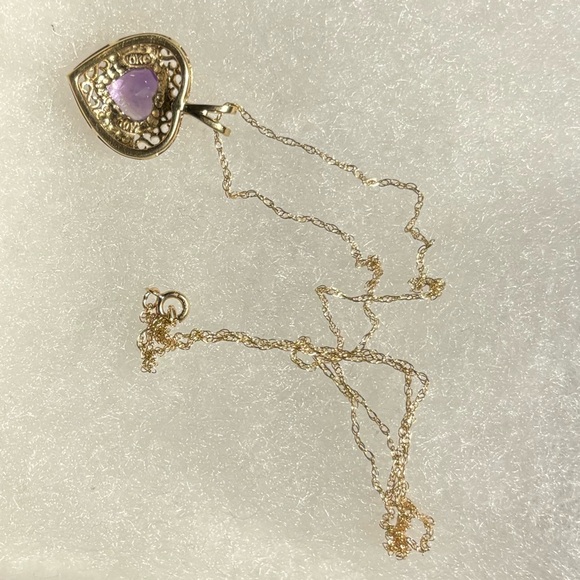 10k gold heart shaped pendant with amethyst stone and small diamond - Picture 4 of 8